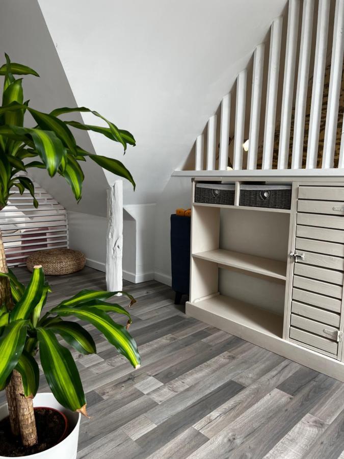 Domaine De La Ville Cherel, Maison En Pierre Pontorson Extérieur photo