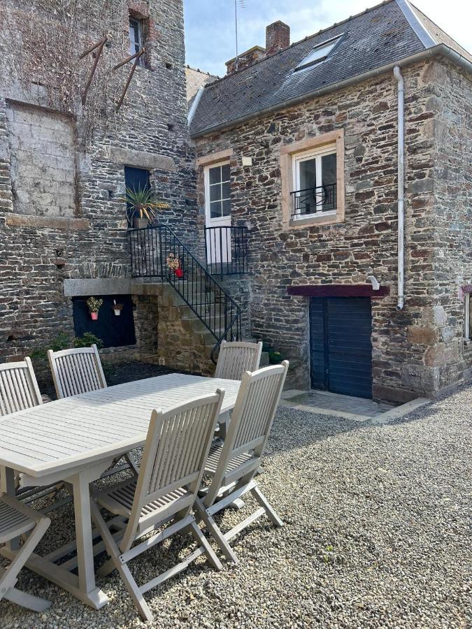 Domaine De La Ville Cherel, Maison En Pierre Pontorson Extérieur photo